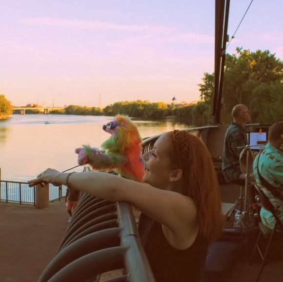 Meet your Posher, Carey Ann - Picture 2 of 8